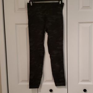 Spanx M olive camo leggings.